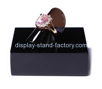 Customize acrylic jewelry ring holder NJD-112